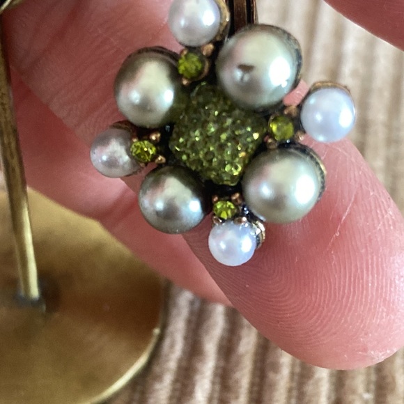 Sage & White Pearls & Peridot Rhinestone Lever Back Drop Earring Set In … - Picture 8 of 8